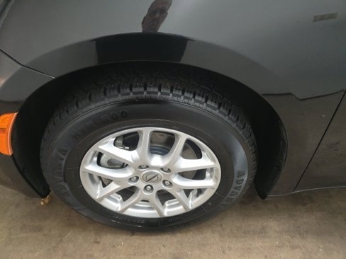 Used 2022 Chrysler Voyager LX image 17