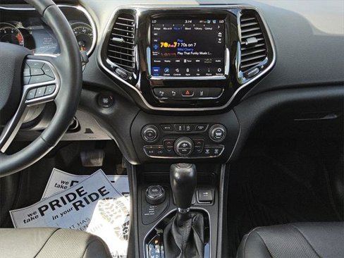 Certified 2021 Jeep Cherokee Limited w/ Elite Package image 11