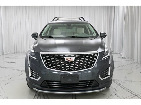 Used 2022 Cadillac XT5 Premium Luxury w/ Technology Package image 3