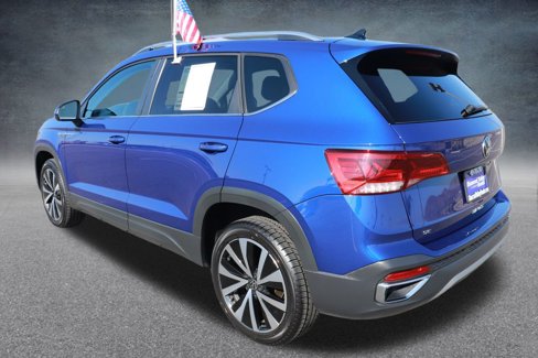 Used 2024 Volkswagen Taos SE image 4