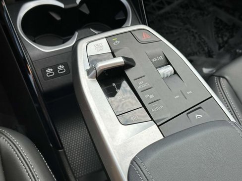 Certified 2025 BMW X1 xDrive28i w/ Technology Package image 38