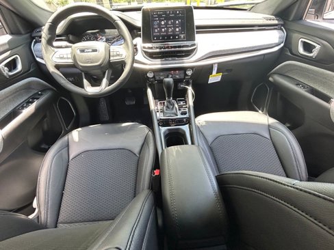 New 2025 Jeep Compass Latitude image 31