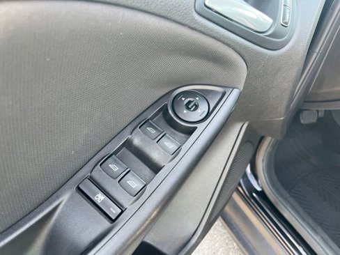 Used 2016 Ford Focus SE w/ SE Power Seat Package image 13