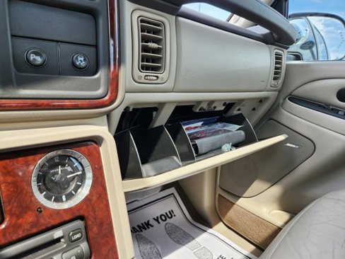 Used 2005 Cadillac Escalade EXT image 12
