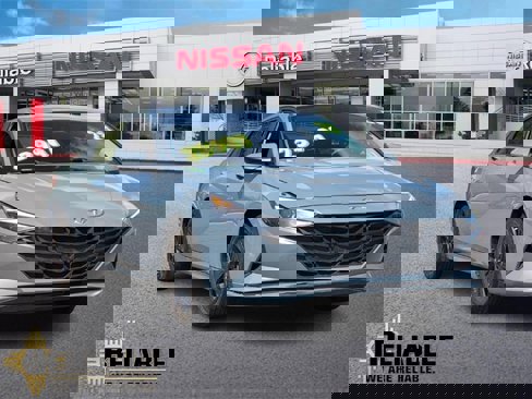 Used 2023 Hyundai Elantra SEL w/ Cargo Package image 1