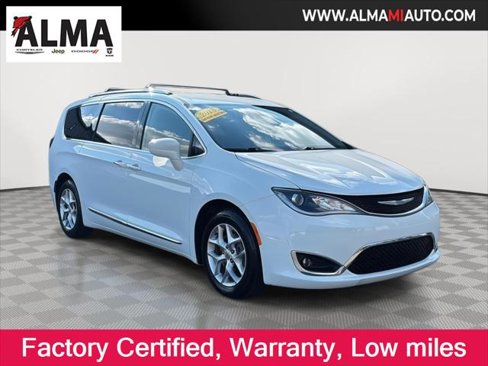 Certified 2018 Chrysler Pacifica Touring-L w/ Tire & Wheel Group image 1