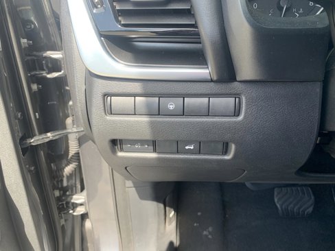 Used 2022 Nissan Rogue SV image 28