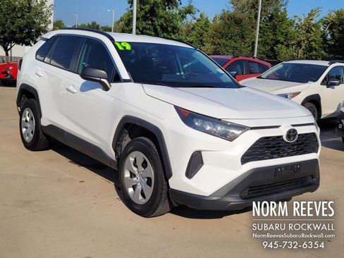 Used 2019 Toyota RAV4 LE image 16