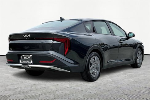 Certified 2025 Kia K4 LX image 2