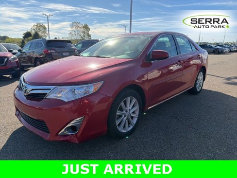 Used 2014 Toyota Camry L image 1