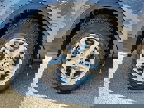 Used 2019 Ford Explorer XLT w/ Equipment Group 202A image 12
