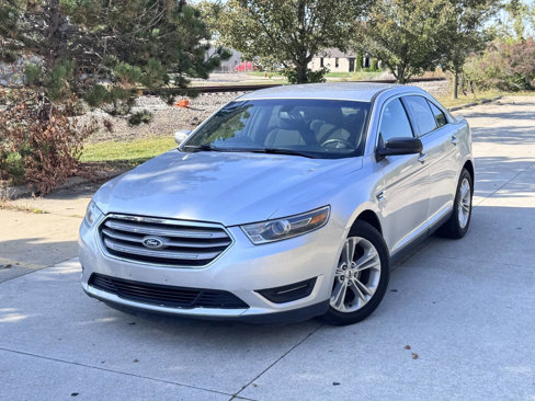 Used 2015 Ford Taurus SEL image 1