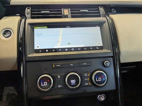 Used 2019 Land Rover Discovery SE image 15