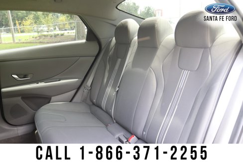 Used 2023 Hyundai Elantra SEL w/ Convenience Package image 35