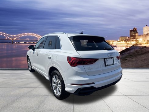 Certified 2025 Audi Q3 2.0T Premium w/ Convenience Package image 3