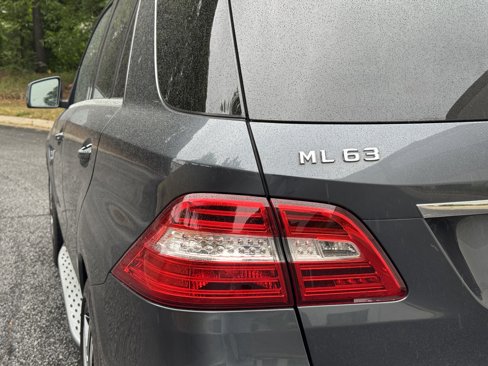 Used 2012 Mercedes-Benz ML 63 AMG 4MATIC image 12