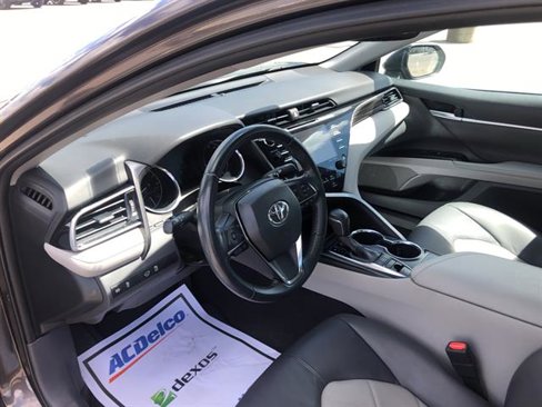 Used 2019 Toyota Camry SE image 9