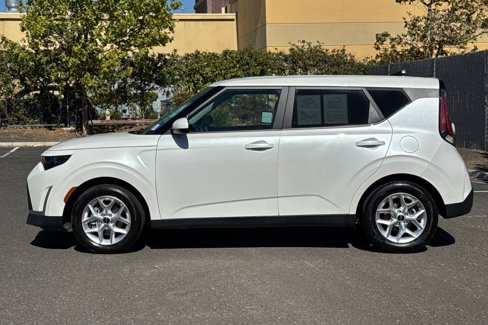 Used 2023 Kia Soul LX w/ LX Technology Package image 7