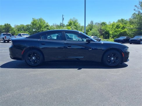 Used 2022 Dodge Charger SXT w/ Leather Interior Group image 27