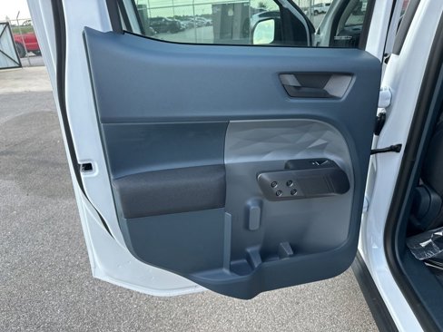 New 2025 Ford Maverick XL image 31