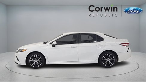Used 2020 Toyota Camry SE image 4