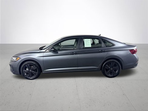 Certified 2024 Volkswagen Jetta SE image 10