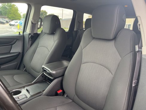 Used 2015 Chevrolet Traverse LT image 11