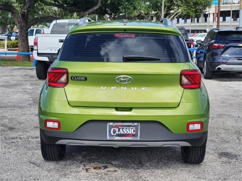 Used 2024 Hyundai Venue SEL image 6