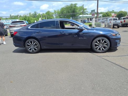 Used 2017 Chevrolet Malibu LT image 2