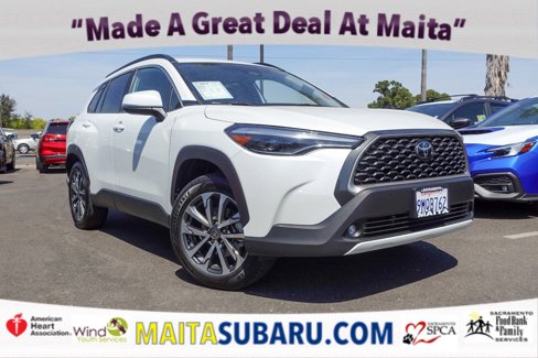 Used 2023 Toyota Corolla Cross XLE image 1