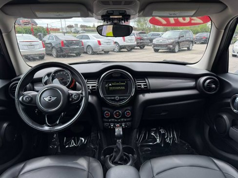 Used 2017 MINI Cooper 4-Door Hardtop image 9