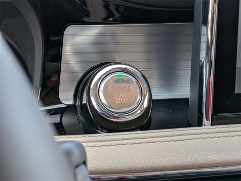 Certified 2022 Lincoln Corsair AWD w/ Equipment Group 101A image 19
