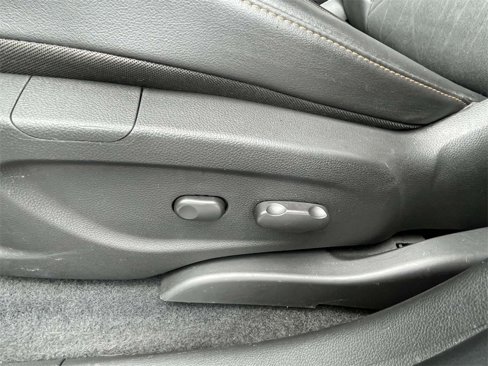 Used 2021 Chevrolet Trax LT w/ Sport Edition image 16