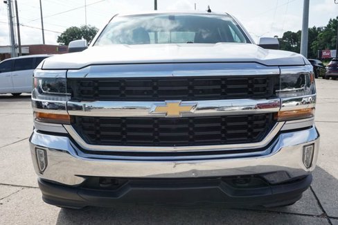 Used 2018 Chevrolet Silverado 1500 LT w/ All Star Edition image 10