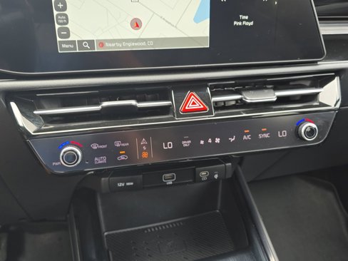 Used 2023 Kia Niro EX image 26