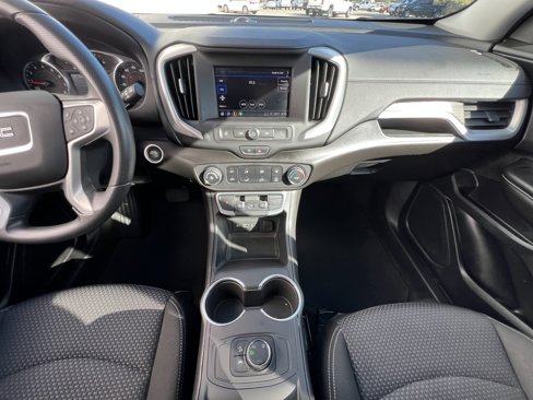 Used 2024 GMC Terrain SLE image 21