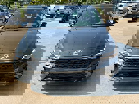 Certified 2025 Hyundai Elantra Sport image 2