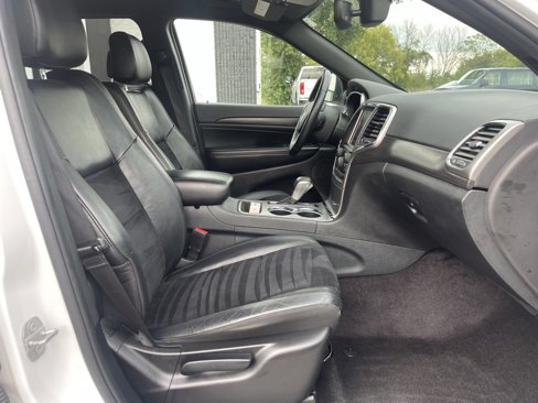 Used 2018 Jeep Grand Cherokee Altitude image 36