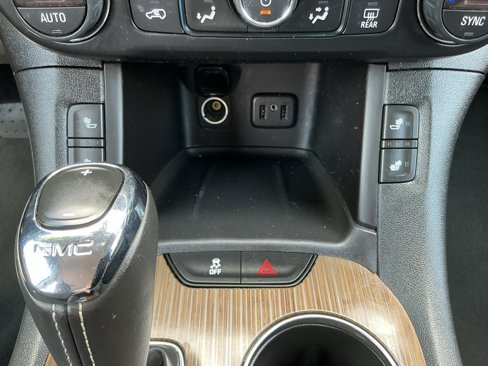 Used 2017 GMC Acadia SLE image 48