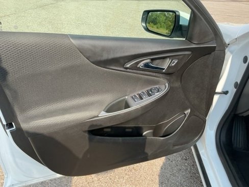 Used 2024 Chevrolet Malibu LT image 16