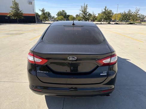 Used 2015 Ford Fusion SE image 29