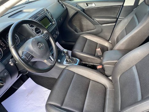 Used 2016 Volkswagen Tiguan S image 6