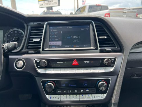 Used 2019 Hyundai Sonata Limited w/ Ultimate Package 04 image 28