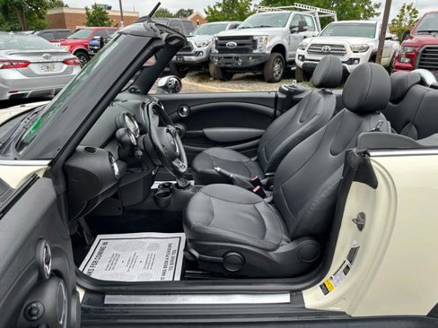 Used 2011 MINI Cooper Convertible w/ Premium Pkg image 10