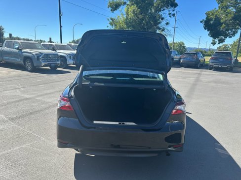 Used 2022 Toyota Camry LE image 11
