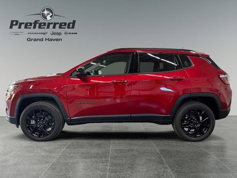 New 2026 Jeep Compass Latitude image 2
