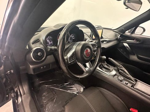 Used 2017 FIAT 124 Spider Classica image 40