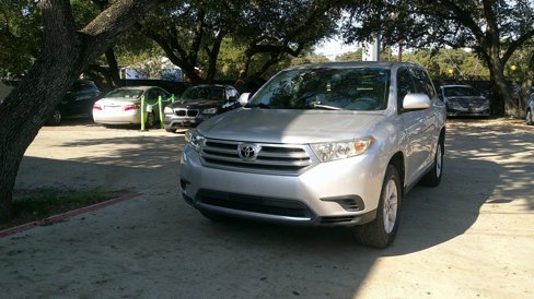 Used 2012 Toyota Highlander FWD image 3