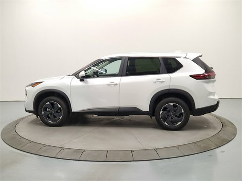 Used 2024 Nissan Rogue SV image 4