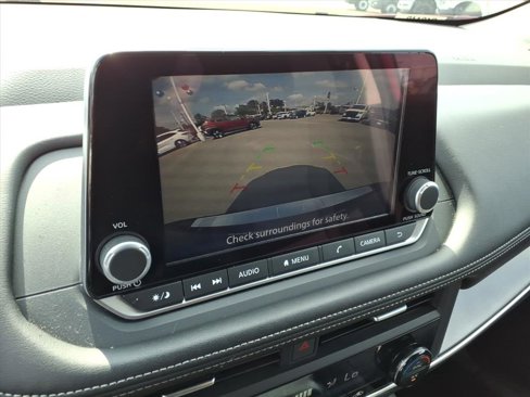 Used 2025 Nissan Rogue SV image 13